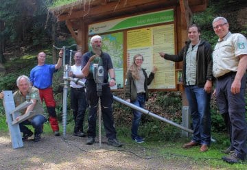 105 neue Info-Tafeln an den Eingängen des Nationalparks Eifel heißen Besucher willkommen