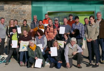 38 neue Waldführer*innen können für individuelle Exkursionen durch den Nationalpark Eifel gebucht werden