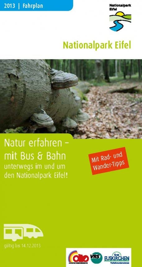 Bietet alle Bus- und Bahnverbindungen im und um den Nationalpark Eifel auf einen Blick: die kostenlose Fahrplanbroschüre &quot;Natur erfahren&quot;.