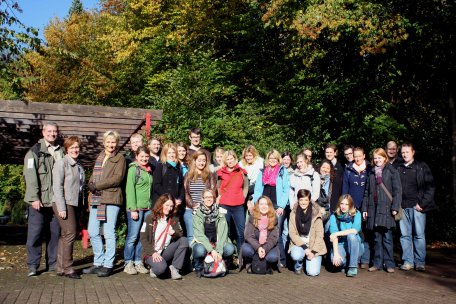 Bild 1: In Gemünd wurde die aus Düsseldorf angereiste Delegation mit Geschäftsführerin Dr. Heike Döll-König begrüßt.
