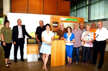 Bild 1: Martina Höller (von links), Vertreterin der Nationalparkverwaltung Eifel, und Erster Beigeordneter Thomas Hambach, der stellvertretende Verwaltungschef der Stadt Mechernich, eröffneten gestern den neuen Nationalpark-Infopunkt im Besucherbergwerk M