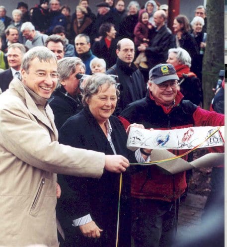 Bild 1: NRW-Umweltministerin Bärbel Höhn und Staatssekretär Thomas Griese entpackten vor über zehn Jahren, am 11. Januar 2004, das Geschenk von und für die Region: Nationalpark Eifel.