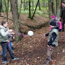 Bild 2: Bei dem ersten Jahrestreffen der Junior-Ranger wurde den kleinen Nationalparkfreunden allerlei Geschicklichkeit auf einem Parcours abverlangt.