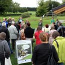 Bild 2: Zahlreiche Gäste fanden sich anlässlich der Eröffnung der Wanderausstellung "Wald-Wasser-Wildnis" in der Wanderraststaion des Nationalpark-Tors in Monschau-Höfen ein. Foto: Nationalparkverwaltung