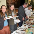 Bild 5: Die Projektkoordinatoren Sabine Wichmann (links) und Jutta D'Orsaneo freuen sich über das Engagement und Begeisterung der Nationalpark-Schulen.