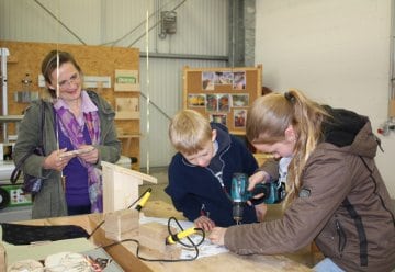 Blick hinter die Kulissen: Nationalpark-Holzbauwerkstatt zeigt Vielfalt im Handwerk und lädt zum Mitmachen ein