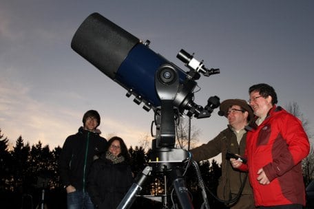 De astronomie-werkplaats “Sterren zonder grenzen” biedt regelmatig evenementen aan bij de sterrenwacht Vogelsang.