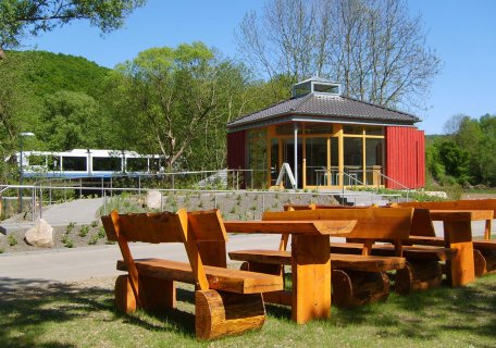 Der Nationalpark-Infopunkt Zerkall ist die erste Anlaufstelle für Gäste, die aus Richtung Norden in den Nationalpark anreisen. Foto: Rureifel Tourismus e.V.