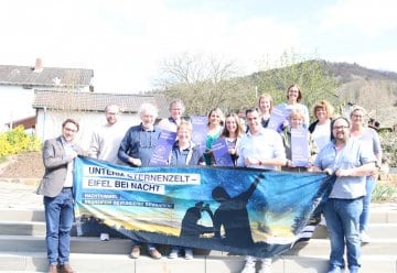 Durch die SternenLandschaft Eifel – erste SternenGuides und SternenGastgeber machen die Erkundung des Nachthimmels zu einem einzigartigen Erlebnis