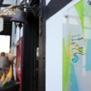 Eine Erfolgsgeschichte wird 20: Insgesamt 35 Unterkunfts- und Gastronomiebetriebe in der Nationalpark-Region sind als „Gastgeber Nationalpark Eifel“ lebendige Botschafter des Schutzgebiets. Für ihre Gäste bedeutet das Zertifikat einen deutlichen Mehrwert.