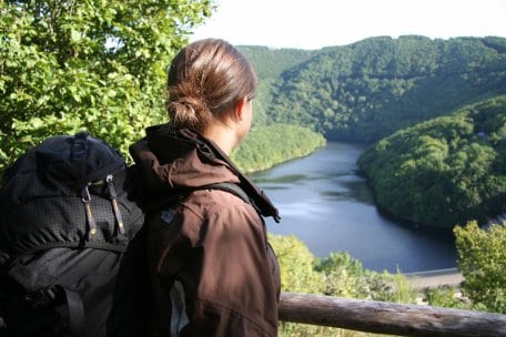Herrliche Ausblicke über die Wald-Seen-Landschaft bietet die zweite Etappe des Wildnis-Trails von Einruhr nach Gemünd.