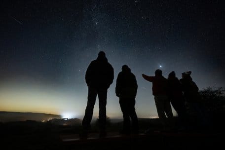 In Kooperation mit dem Naturpark Nordeifel und der Nationalparkverwaltung Eifel startet die Tourismuswerkstatt Eifel eine weitere Ausbildungsrunde für die SternenGuides.