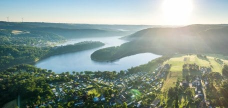 In ein positives Licht stellt die kürzlich veröffentlichte Studie der Cambridge-Universität die Auswirkungen des Nationalparks Eifel auf die in unmittelbarer Nachbarschaft lebende Bevölkerung.