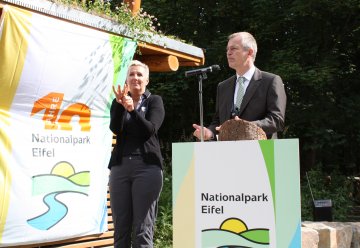 Johannes Remmel eröffnet „Wilden Weg“ im Nationalpark Eifel