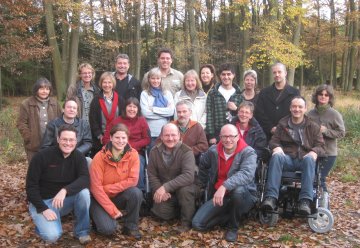 Nationalpark-Waldführer sammeln Erfahrungen unter der Augenbinde, im Rollstuhl und mit Gebärdensprache