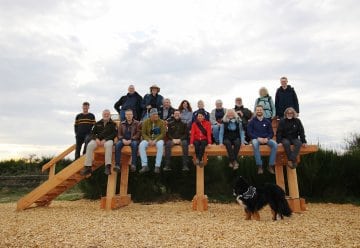 Neue „XXL-Baumelbank“ lädt im Nationalpark Eifel zum Träumen ein