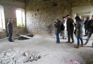 Restaurierungsarbeiten an Alter Schule in Wollseifen starten