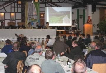 Rothirsch und Wildbestandsregulierung im Nationalpark Eifel (PM vom 16. Mai 2009)