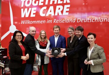 Tourismusausschuss verleiht Ehrenpreis an Fahrtziel Natur