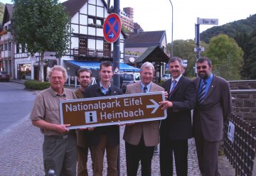 Über 60 neue Schilder führen zum Nationalpark Eifel, 5. Oktober 2006