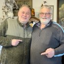 Walter Lehnertz – besser bekannt als „80 Euro-Waldi“ aus der ZDF-Serie „Bares für Rares“ wird den Kohlemeiler am 18. Mai auf ganz besondere Art entzünden. Neben ihm: „Meilerbub“ und zertifizierter Nationalpark-Waldführer Gerd Linden.